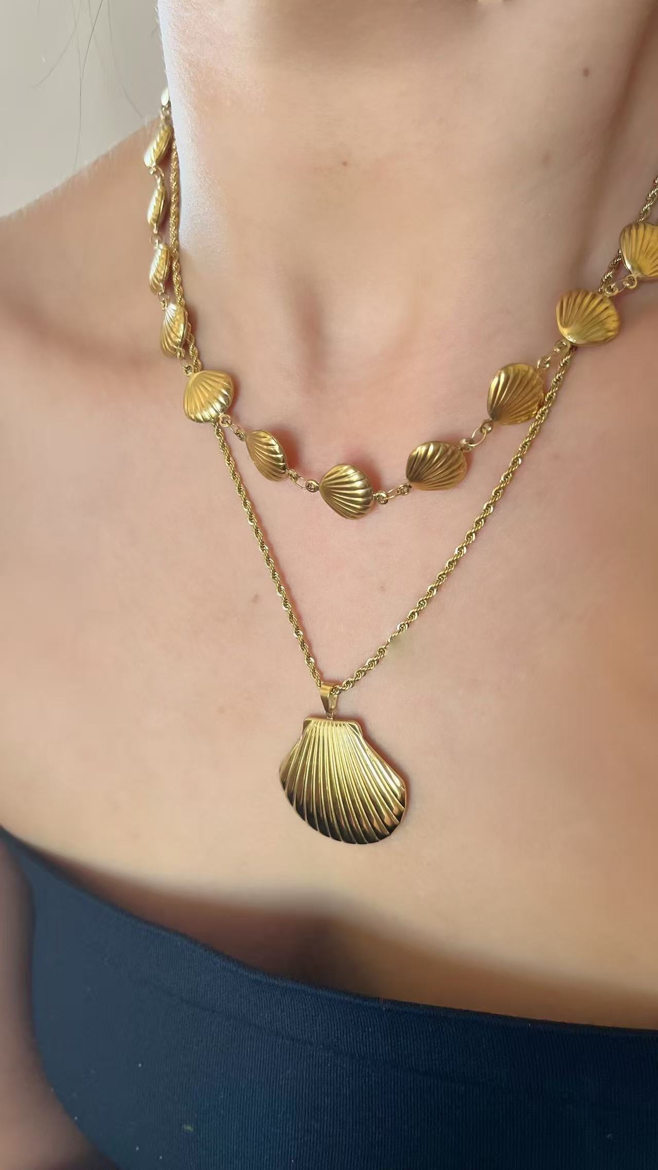 Bold Seashell Pendant Necklace - Image 2