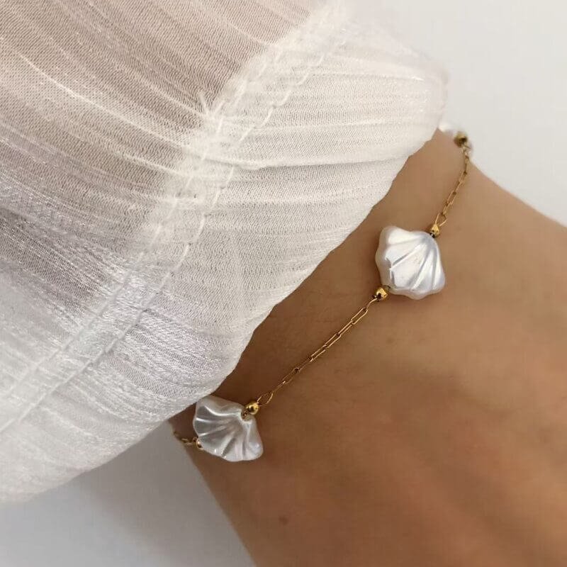 Fluted Shell Charm Bracelet