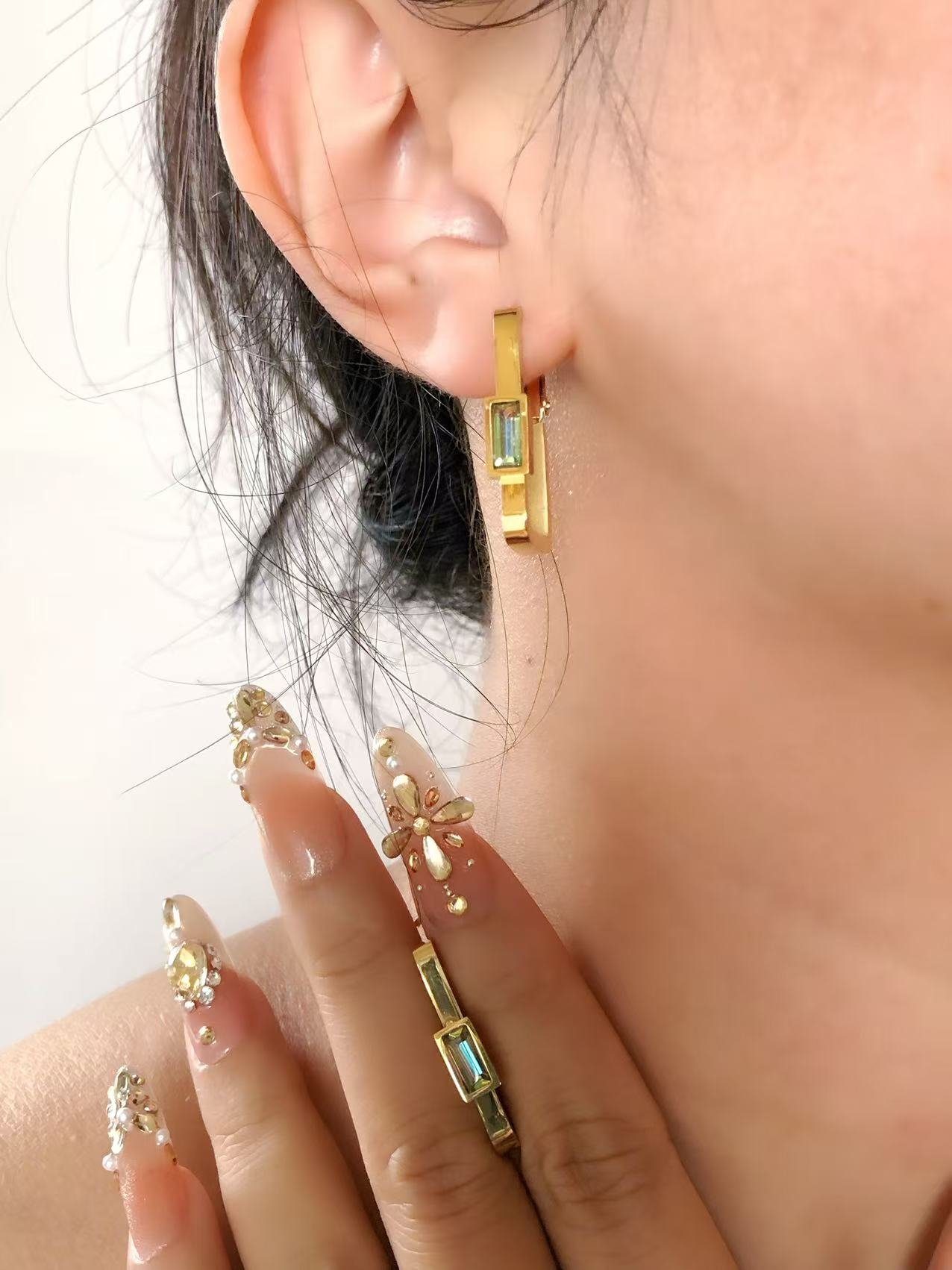 Geometric Rectangle Hoop Earrings - Image 2