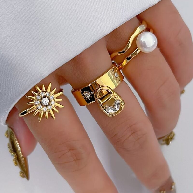 Luna Lock Adjustable Ring
