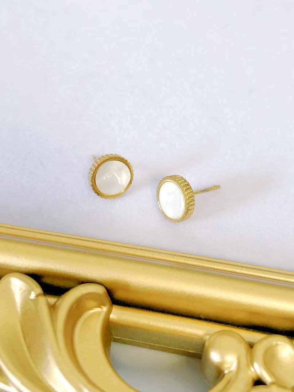 Mother of Pearl Round Disc Stud Earrings - Image 3