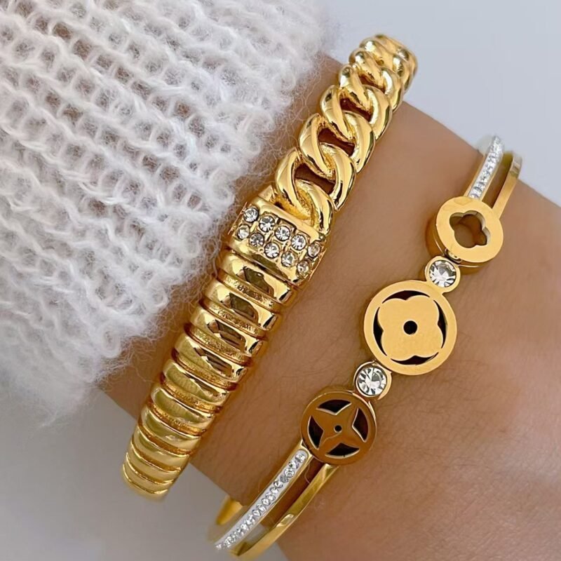 Luxe Chain Coil Zircon Bangle