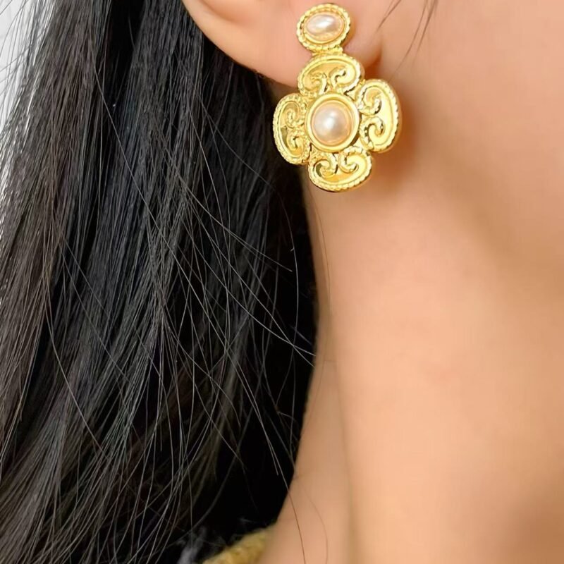 Opulent Fleur Pearl Studs