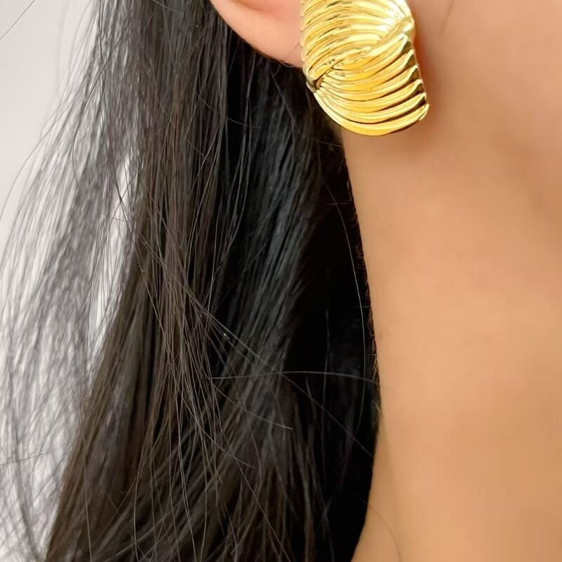 Ripple Fan Gold Stud Earrings