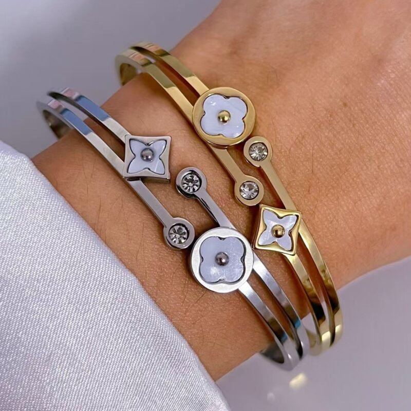 Double Clover Pearl Bangle