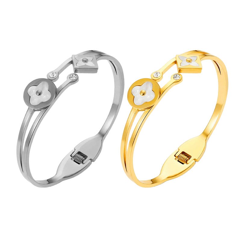 Double Clover Pearl Bangle