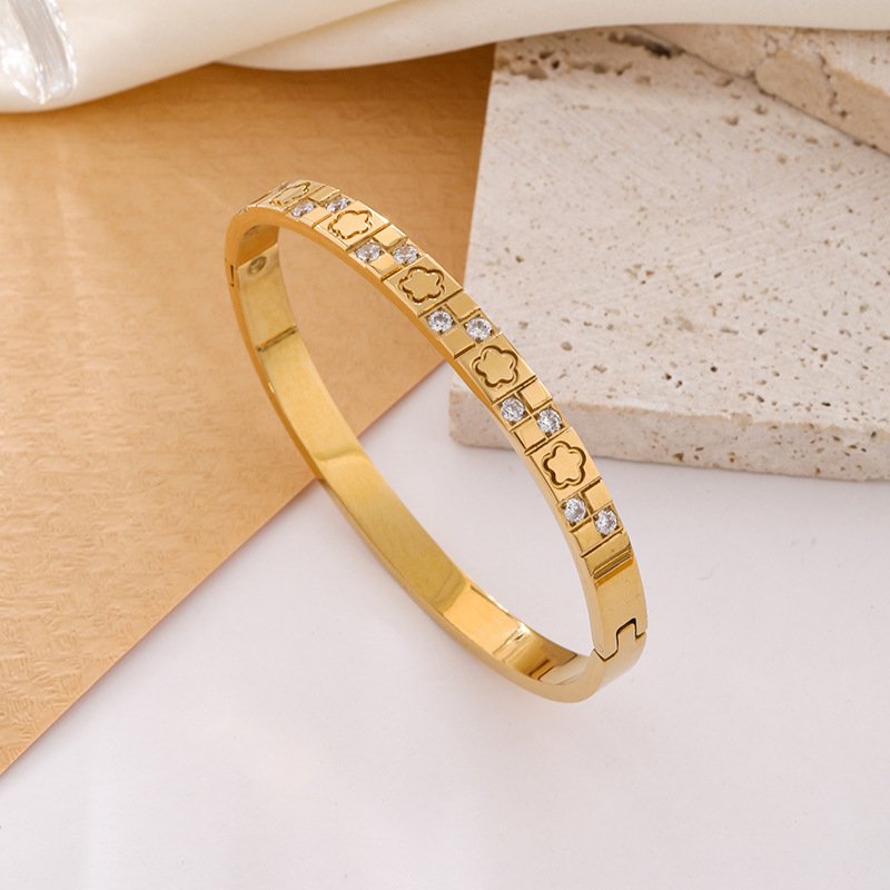 Flower Block Zirconia Bangle