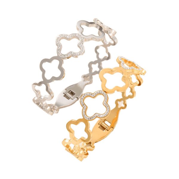 Hollow Clover Link Bangle