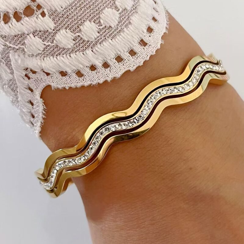 Radiant Wave Zircon Gold Bangle