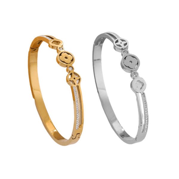 Triple Clover Zirconia Bangle