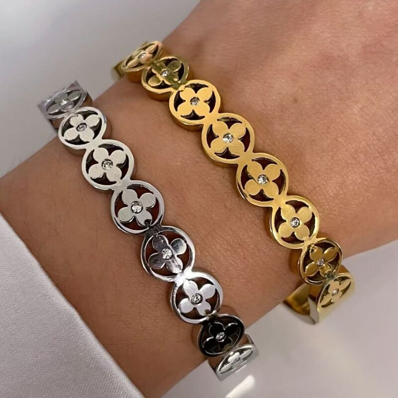 Zircon Clover Blossom Bangle