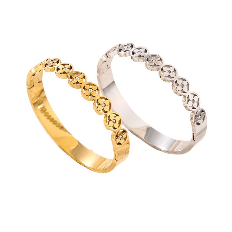 Zircon Clover Blossom Bangle