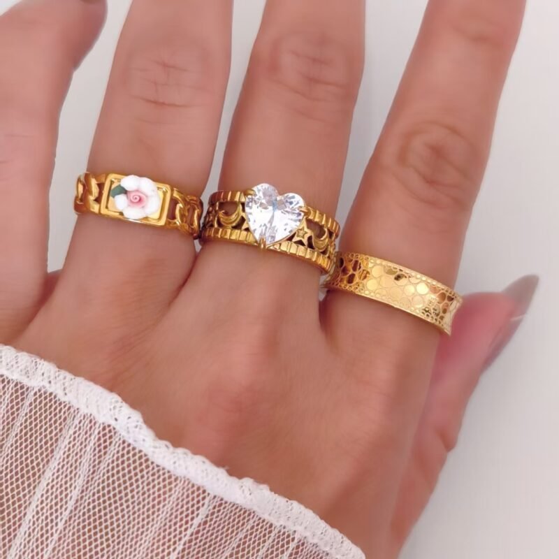 Golden Vintage Halo Heart Zircon Open Ring