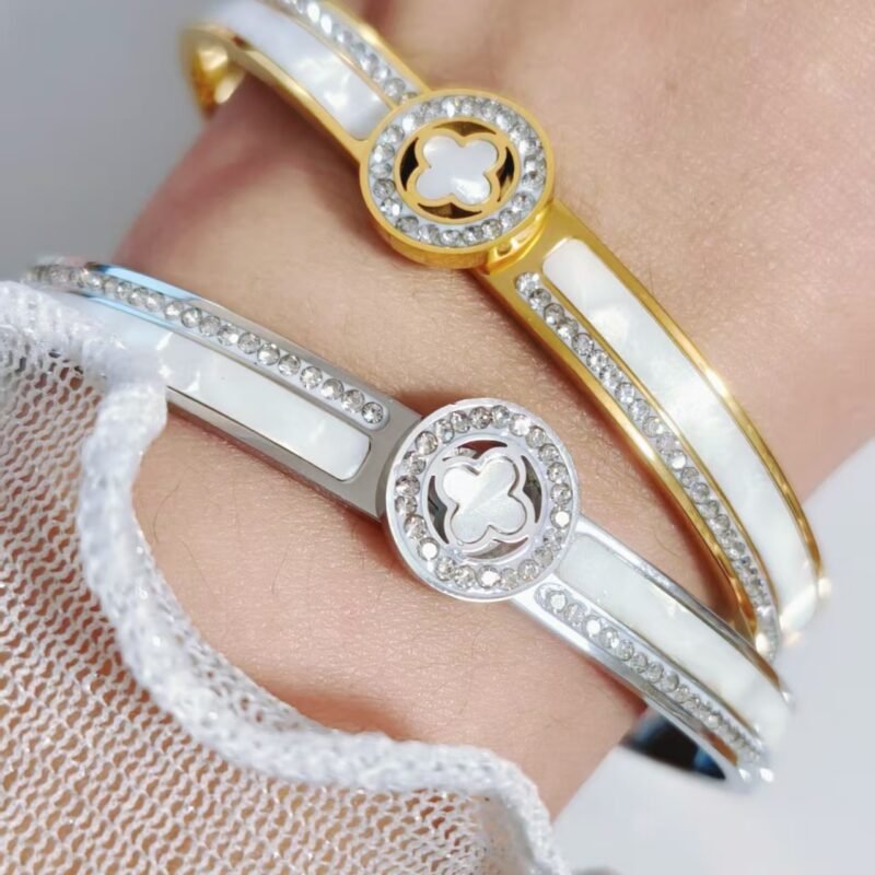 Clover Mother-of-Pearl Zircon Bangle