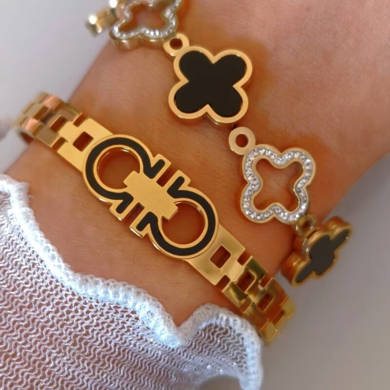 Five Clover Contrast Bangle