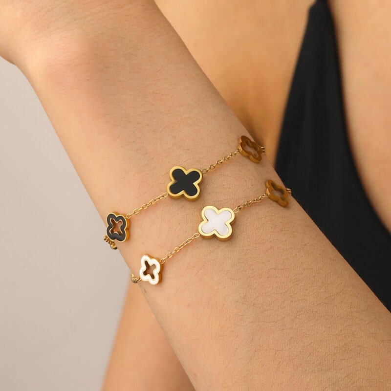 Four Clover Station Bracelet