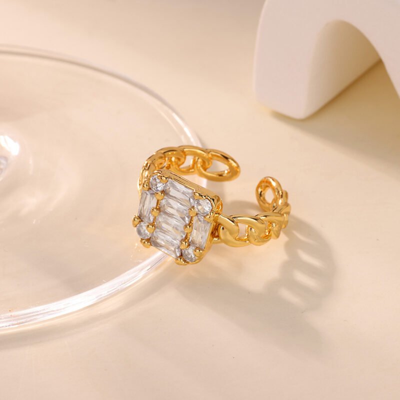 Gold Halo Square Zircon Chain Ring