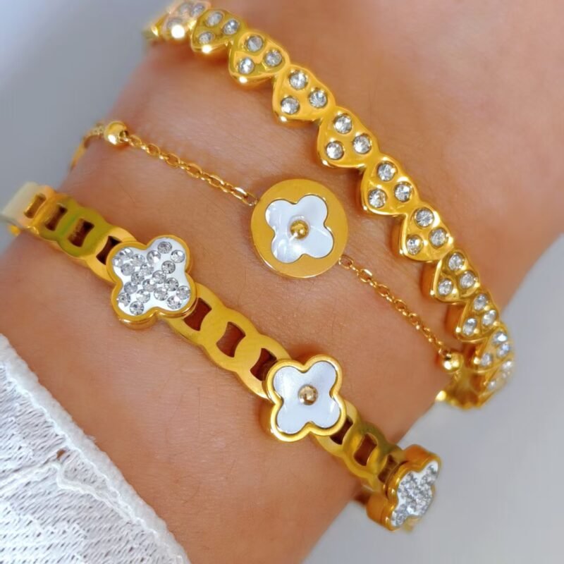 Pavé Heart Band Bangle