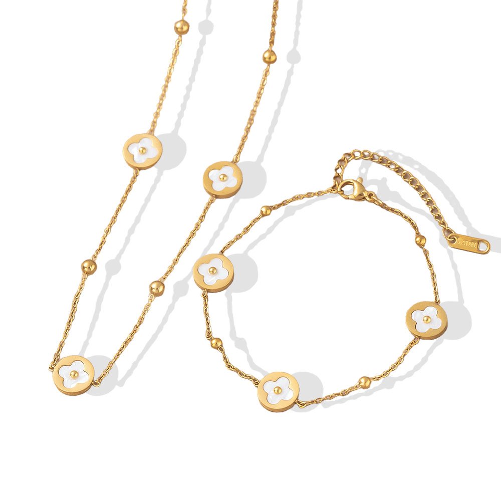 Pearl Clover Disc Station Set