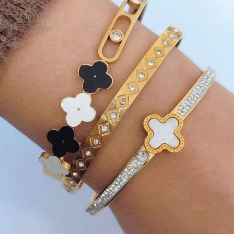Pearl Clover Glow Bangle