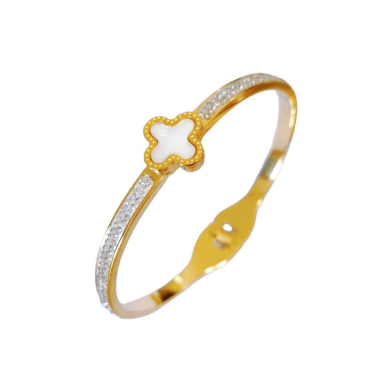 Pearl Clover Glow Bangle