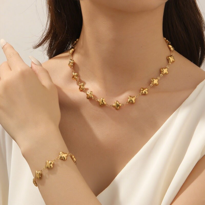 Puffy Clover Chain Set