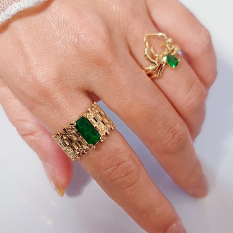 Royal Lattice Emerald Cuff Ring