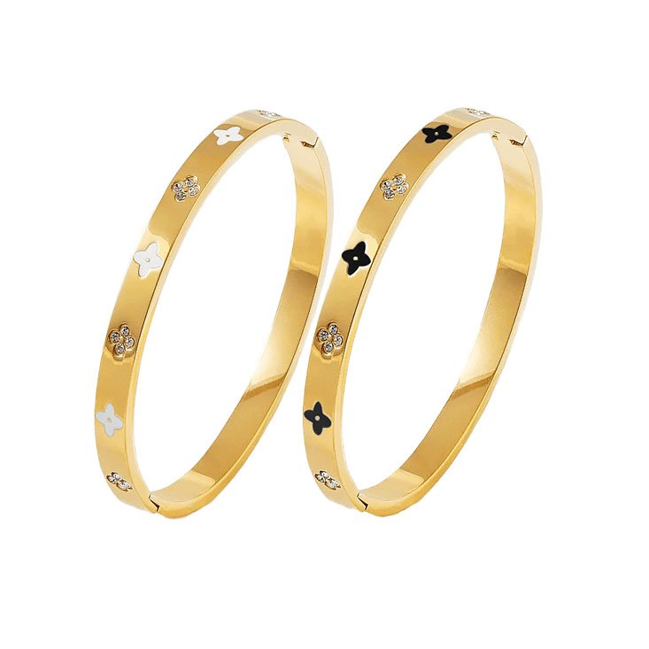 Scattered Clover Bangle