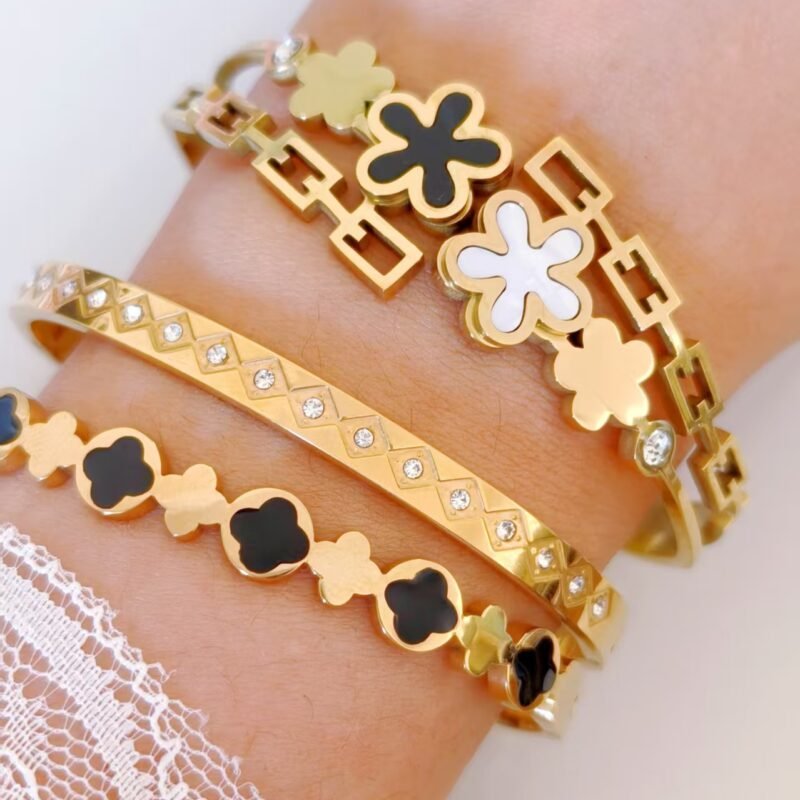 Yin Yang Clover Link Bangle