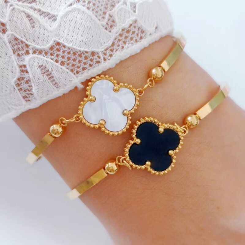 Château Clover Bracelet