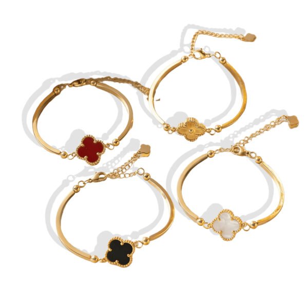 Chรขteau Clover Bracelet