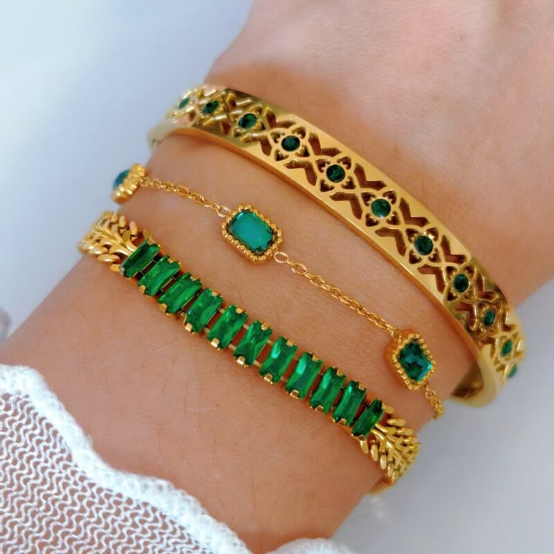 Emerald Filigree Clover Bangle