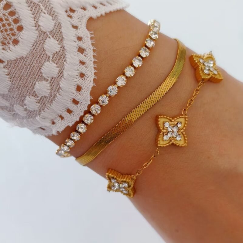Gold Clover Zircon Bracelet