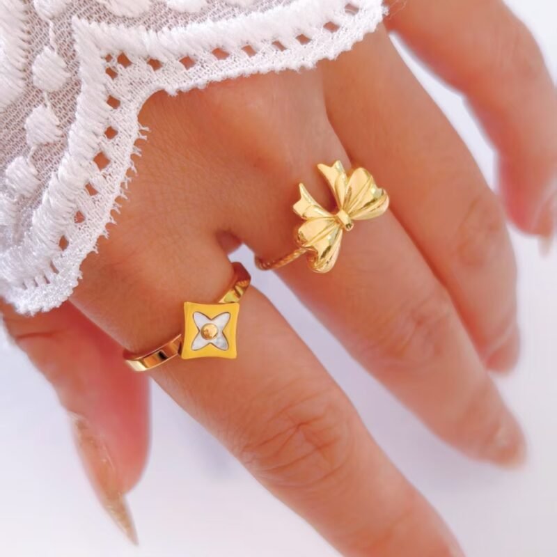 Gold Star Clover Ring