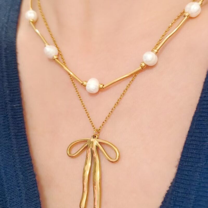 Grand Bow Necklace