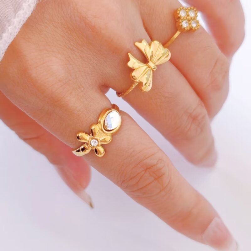 Daisy Bloom Oval Zircon Duo Open Ring
