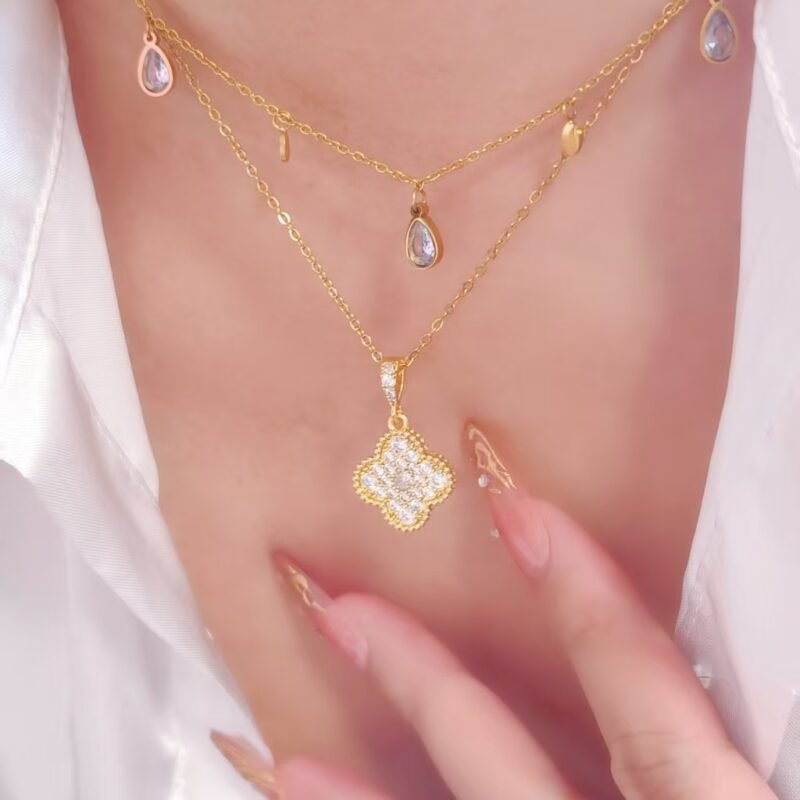 Full Pavé Clover Pendant Necklace
