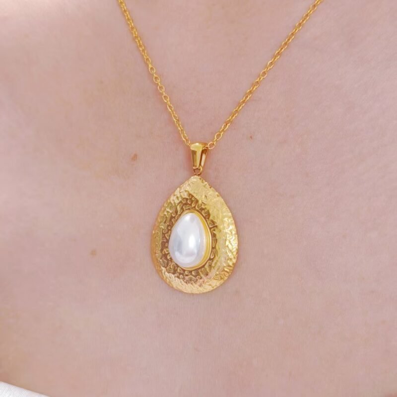Hammered Teardrop Pearl Necklace