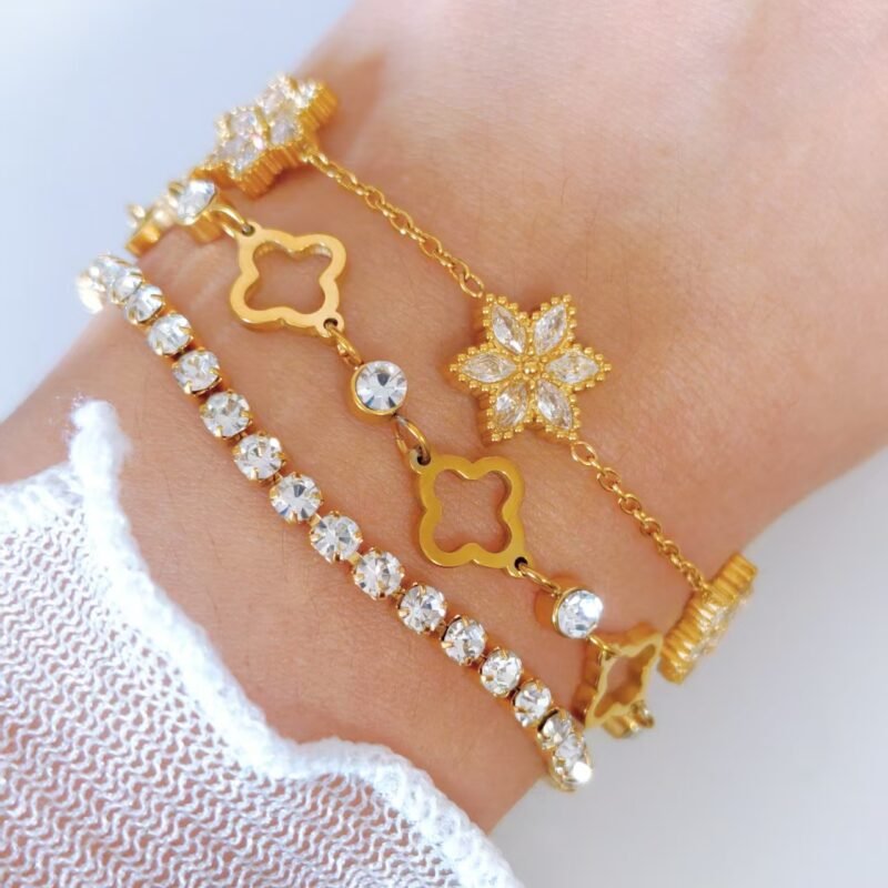 Hollow Clover & Bezel Zircon Bracelet