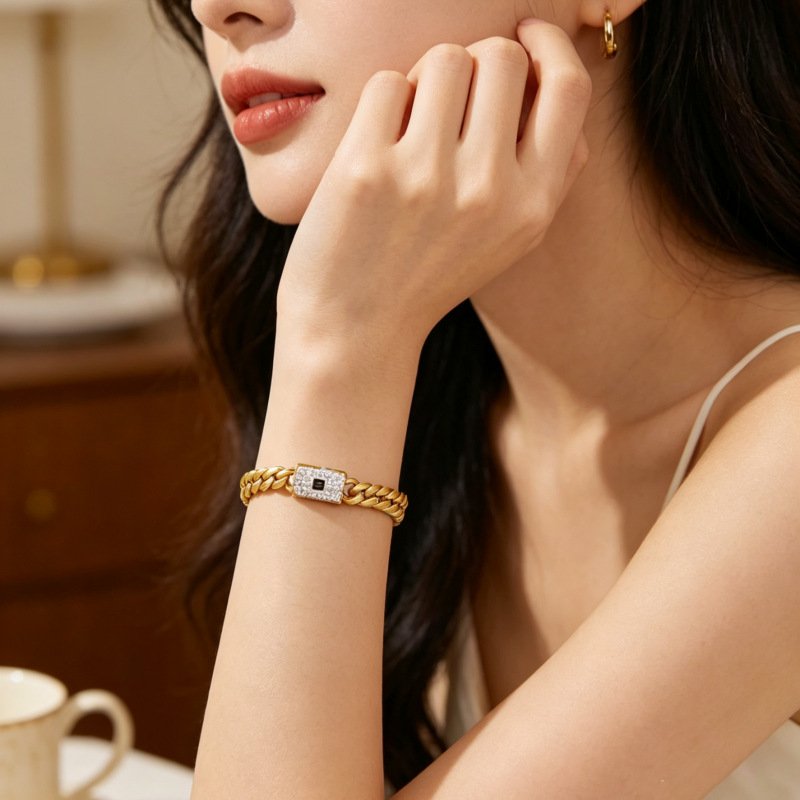Pavé Lock Curb Chain Bracelet
