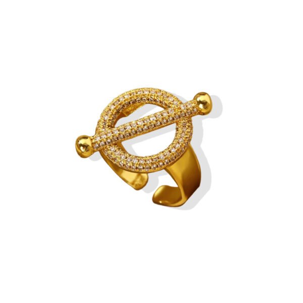 Pavรฉ Toggle Circle Ring