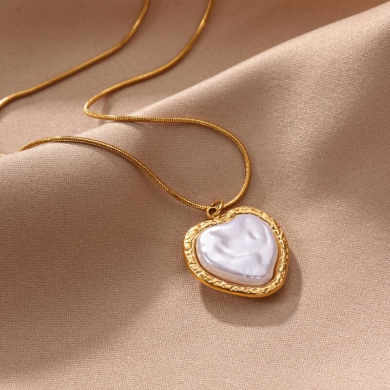 Pearl Heart Pendant Necklace
