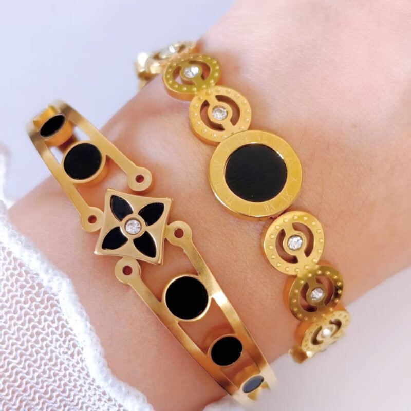 Roman Numeral Onyx Bangle