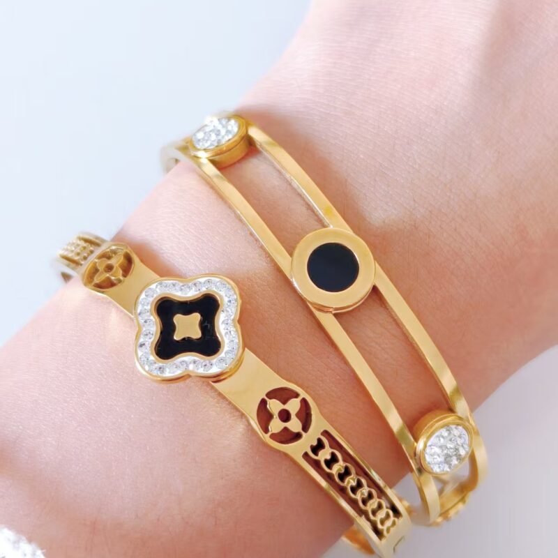Black Mother of Pearl Clover Pavé Hinged Bangle