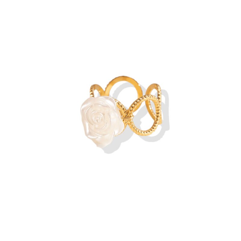 Carved Resin Rose Link Chain Ring