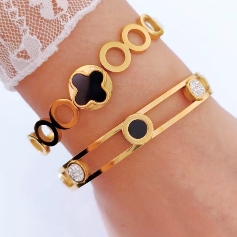 Onyx Clover Link Chain Hinged Bangle Bracelet
