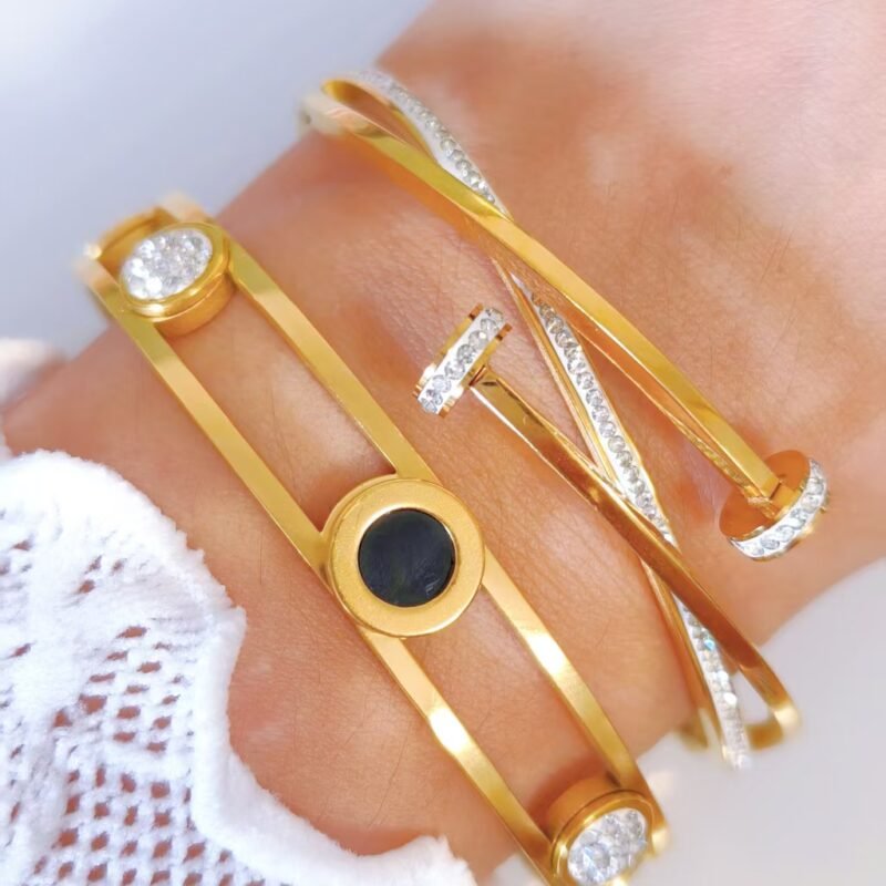 Open Link Onyx & Pavé Bezel Hinged Bangle