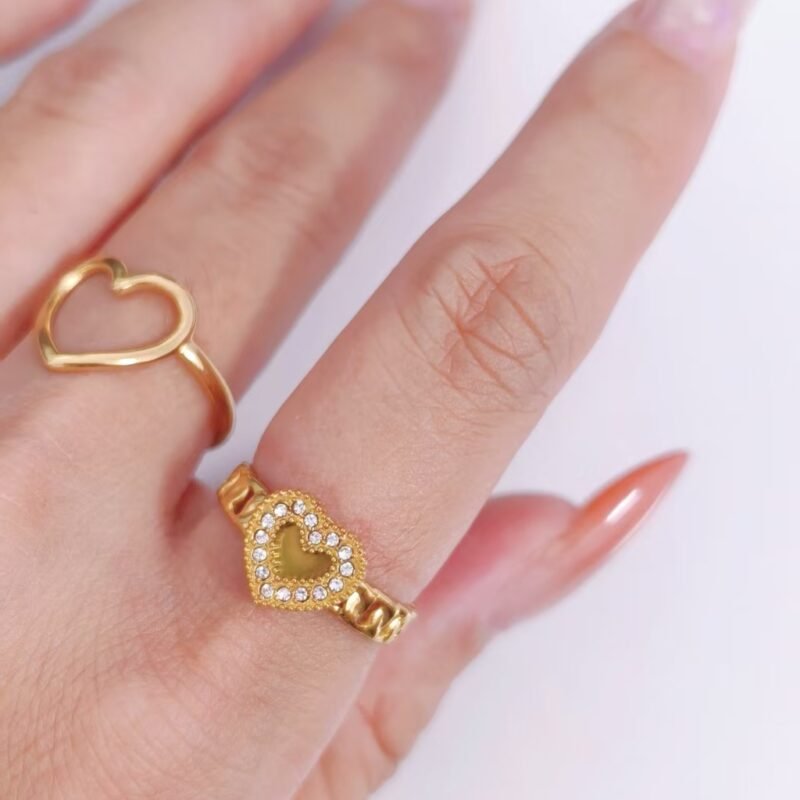 Pavé Heart Chain Link Open Ring