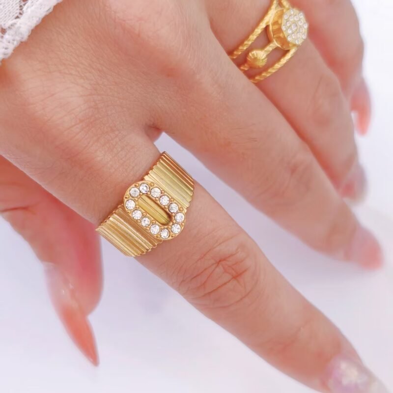 Pavé Oval Buckle Ribbed Wide Band Ring