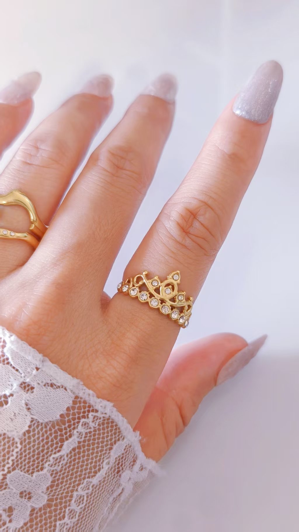 Royal Vine Crown Ring - Image 3